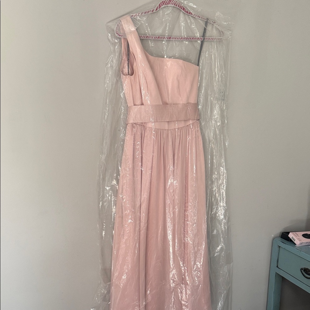 Elegant One-Shoulder Pink Gown